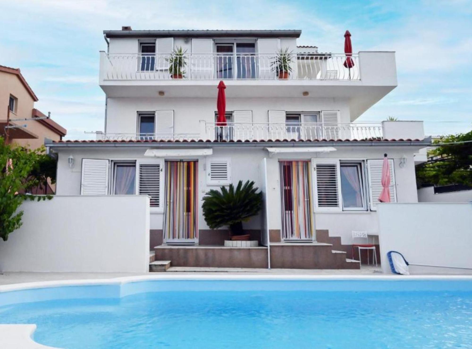 Apartments Mihovilovic - 50 M From Beach Слатине Екстер'єр фото
