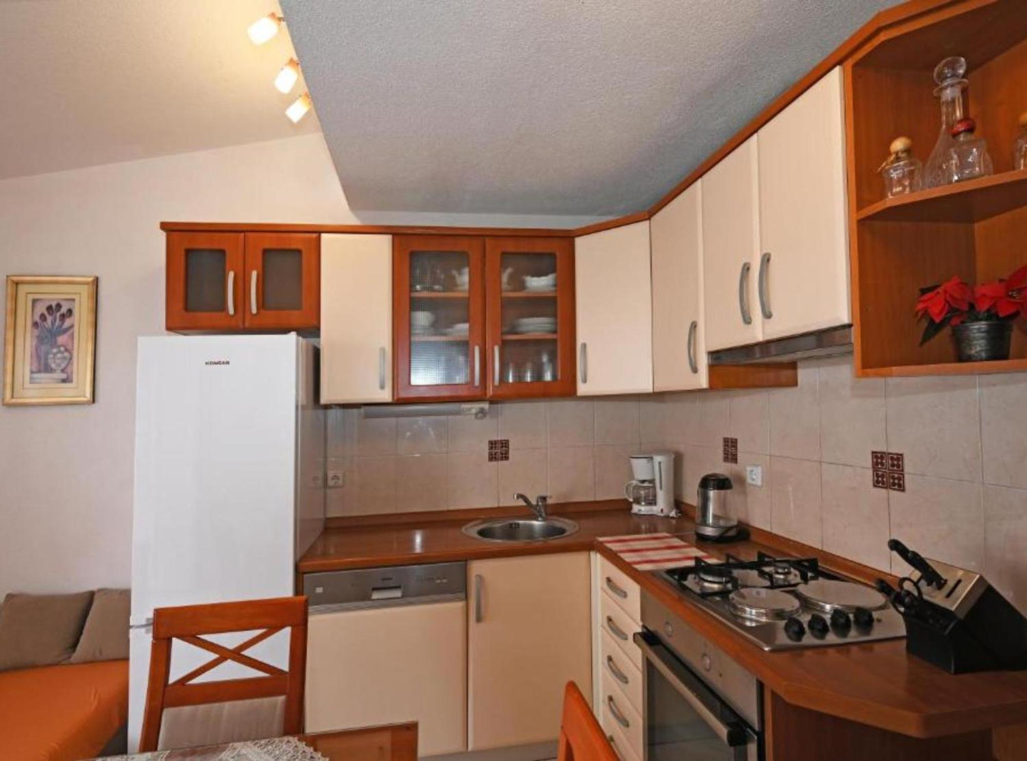 Apartments Mihovilovic - 50 M From Beach Слатине Екстер'єр фото