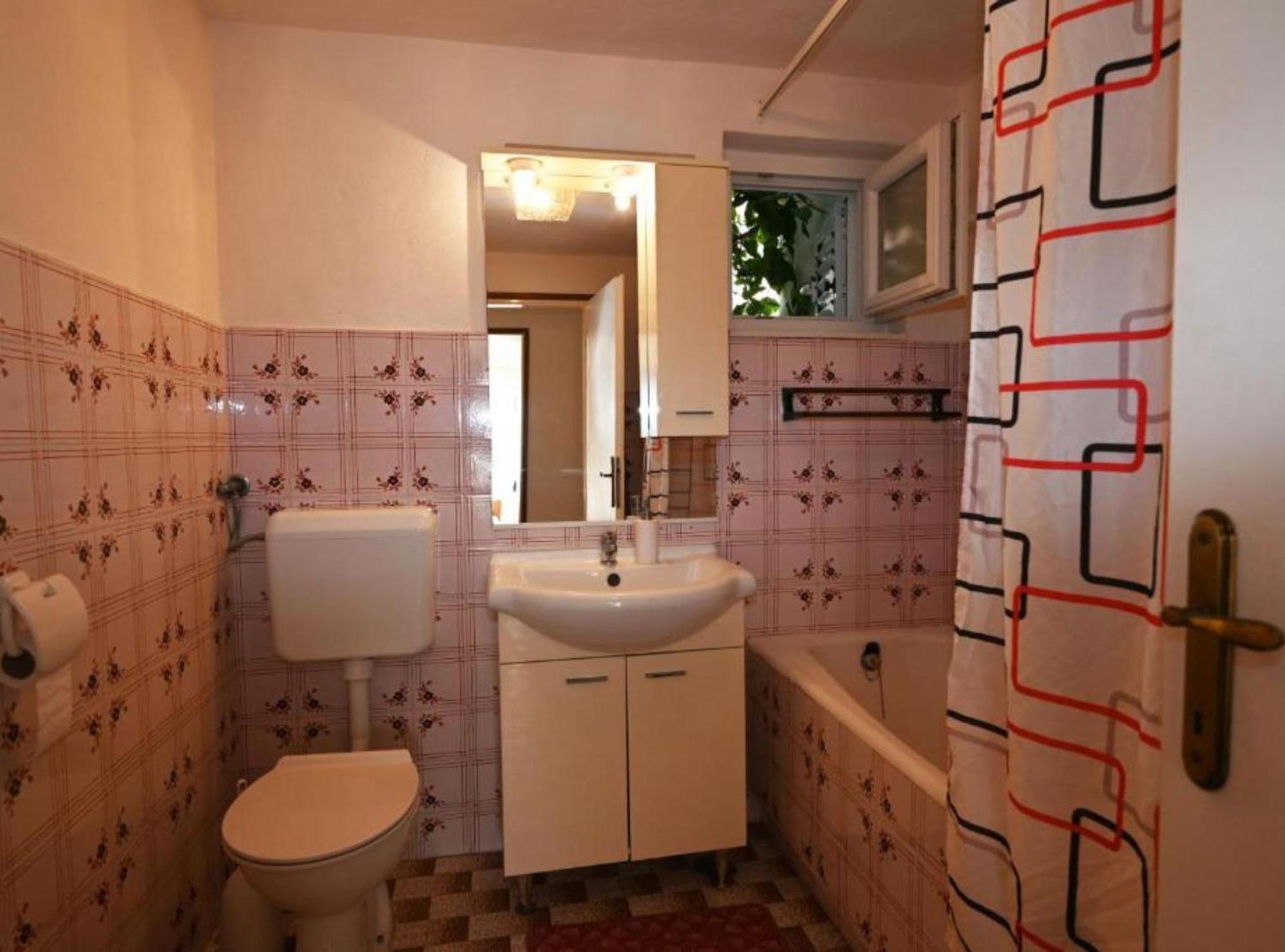 Apartments Mihovilovic - 50 M From Beach Слатине Екстер'єр фото