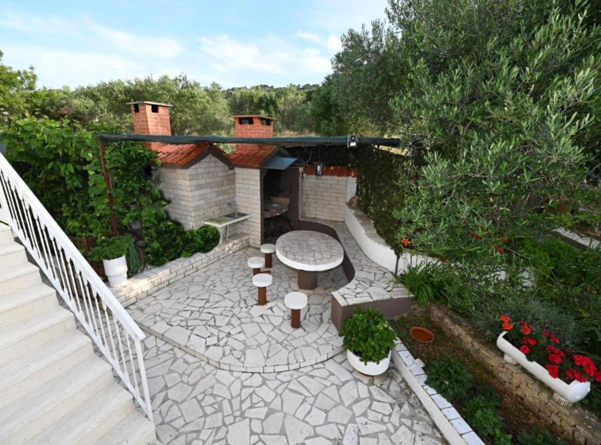 Apartments Mihovilovic - 50 M From Beach Слатине Екстер'єр фото